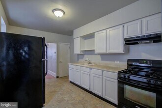 2069 E Monmouth St in Philadelphia, PA - Building Photo - Building Photo