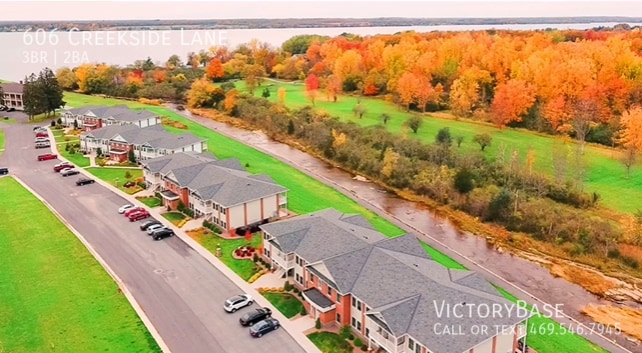 property at 606 Creekside Ln
