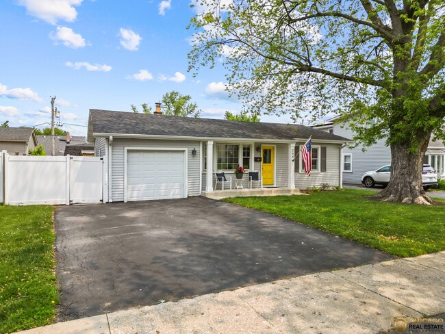 property at 204 E Dickens Ave