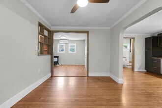 43 Crescent Ave in Farmington, CT - Building Photo - Building Photo