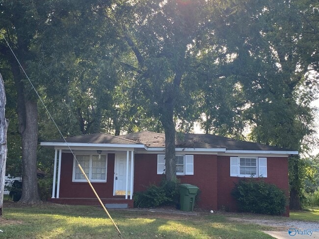 property at 1813 Pulaski Pike NW
