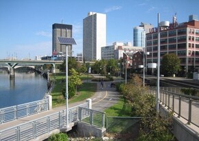 2429 Locust St, Unit APT #615 in Philadelphia, PA - Building Photo