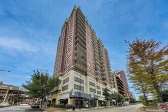 5 E 14th Pl in Chicago, IL - Foto de edificio - Building Photo