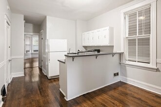 1529 W Nelson St, Unit 1f in Chicago, IL - Foto de edificio - Building Photo