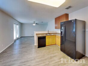 9939 Amber Breeze in San Antonio, TX - Building Photo - Building Photo