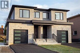 29 Dana Dr in Hamilton, ON - Building Photo