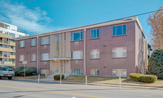 4720 E 8th Ave