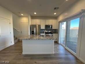 357 Silva Pl in Henderson, NV - Building Photo - Building Photo