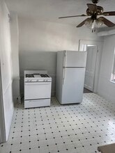 1918 E 123rd St, Unit 4 in Cleveland, OH - Building Photo - Building Photo