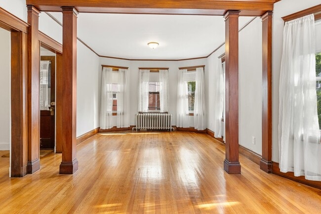 11 Boylston St, Unit 2 in Boston, MA - Foto de edificio - Building Photo