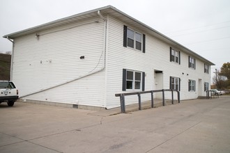 117 Railroad St in Fairfax, IA - Building Photo - Building Photo