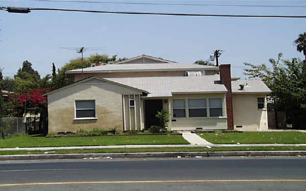 7100 Coldwater Canyon Ave in North Hollywood, CA - Building Photo - Building Photo