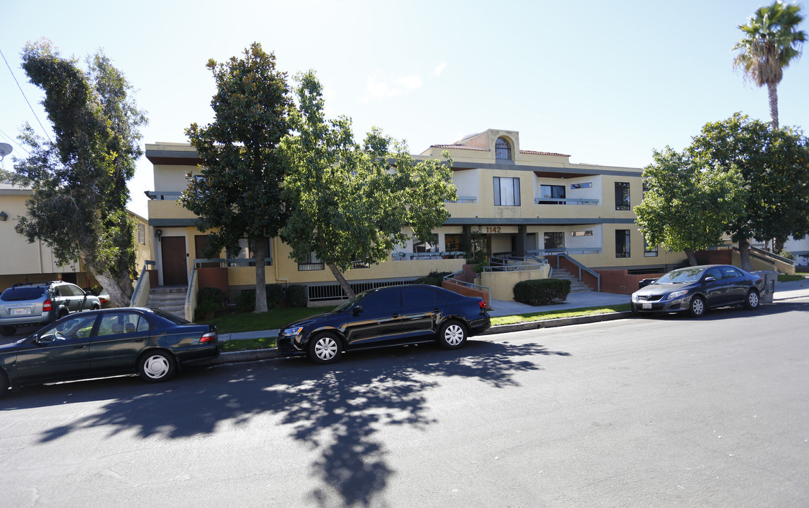 Stanely Gardens in Glendale, CA - Building Photo