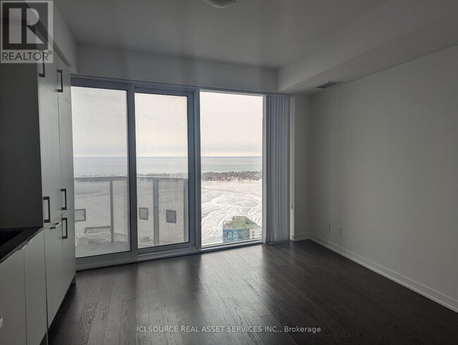 100-5100 Harbour St in Toronto, ON - Building Photo - Building Photo