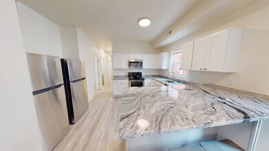1214 Washtenaw Ct in Ann Arbor, MI - Building Photo - Building Photo
