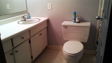 1700 Clinch Ave, Unit 312 in Knoxville, TN - Building Photo - Building Photo