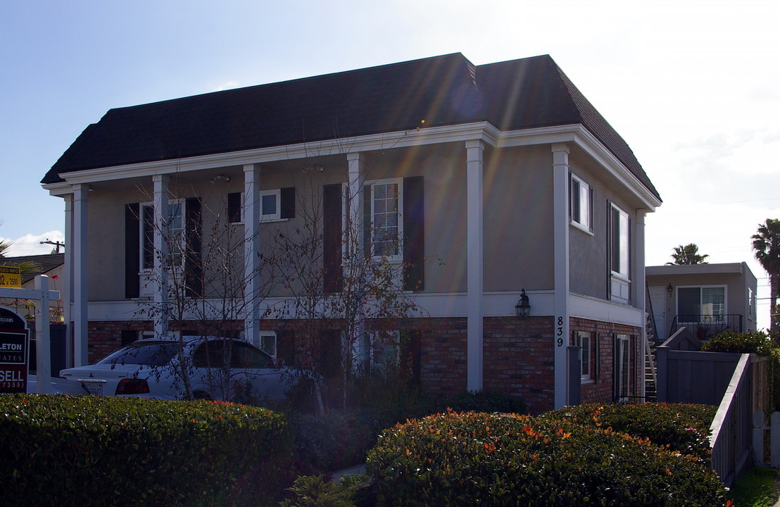 839 Sapphire St in San Diego, CA - Foto de edificio