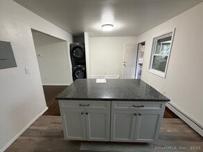 27 Fairview Dr in Danbury, CT - Building Photo - Building Photo