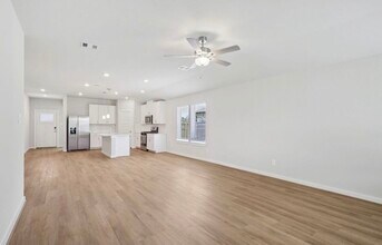 3300 Memorial Way in Texas City, TX - Building Photo - Building Photo