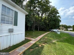218 Bronco Way in Martinsburg, WV - Building Photo - Building Photo
