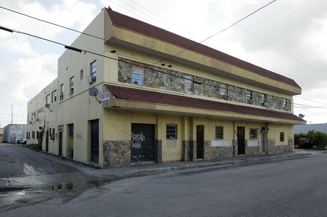 1621-1629 NW 35th St in Miami, FL - Building Photo - Building Photo