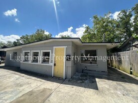 1490 W 33rd St in Jacksonville, FL - Building Photo
