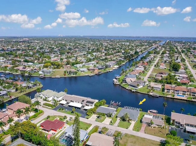 3619 SE 10th Ave, Unit A in Cape Coral, FL - Building Photo - Building Photo
