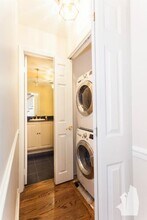 1330 N La Salle Dr-Unit -104 in Chicago, IL - Building Photo - Building Photo