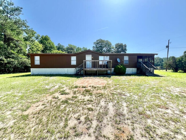 property at 2413 S Lake Dr