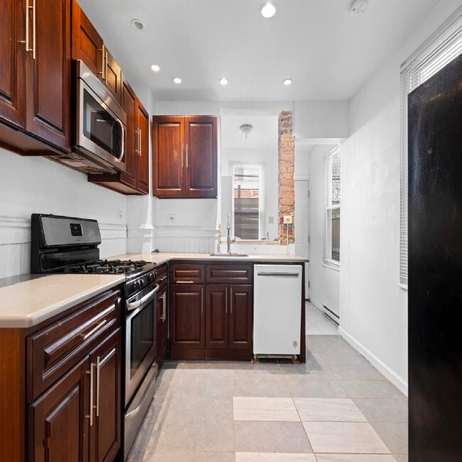 property at 539 Fernon St