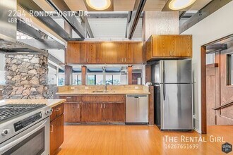 2234 Ronda Vista Dr in Los Angeles, CA - Building Photo - Building Photo