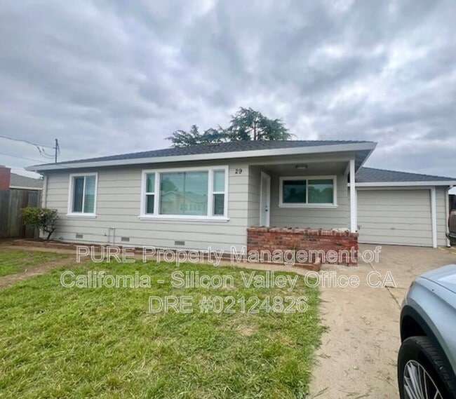 property at 29 North Dr