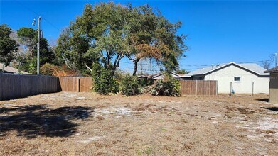 2732 Courtland Blvd in Deltona, FL - Building Photo - Building Photo