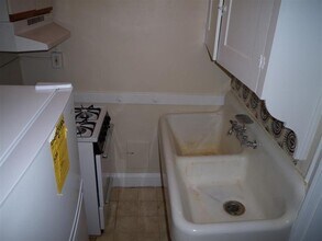 8 Cogswell Ave, Unit 7 in Cambridge, MA - Building Photo - Building Photo