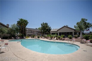 5710 E Tropicana Ave in Las Vegas, NV - Building Photo