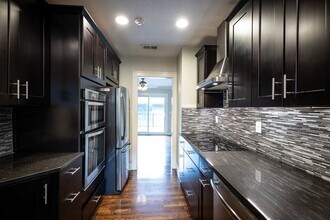 1105 W 49 St in Kansas City, MO - Building Photo - Building Photo