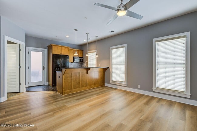 10606 Norton Commons Blvd in Prospect, KY - Building Photo - Building Photo