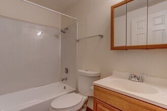 9118 SE Flavel St in Portland, OR - Building Photo - Building Photo