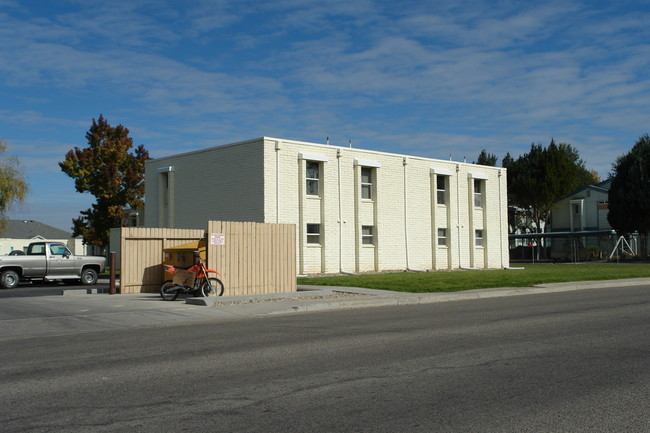 Brent Manor Apartments in Payette, ID - Building Photo - Building Photo