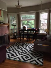 3001 SE Ankeny St in Portland, OR - Building Photo - Building Photo