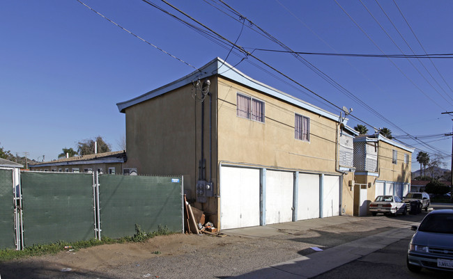 The Sands Apartments in Escondido, CA - Building Photo - Building Photo