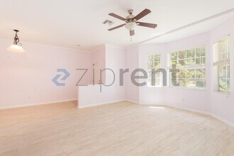 7569 Tamarind Ave in Tampa, FL - Building Photo - Building Photo