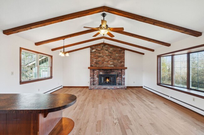 17 Hillside Rd in Gloucester, MA - Building Photo - Building Photo