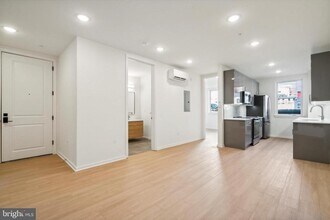 225 N 12th St in Philadelphia, PA - Building Photo - Building Photo