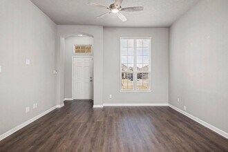 2079 Positano Loop, Unit 03-223 in Bryan, TX - Building Photo - Building Photo