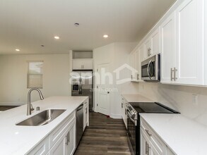 11174 Magallanes St in Las Vegas, NV - Foto de edificio - Building Photo