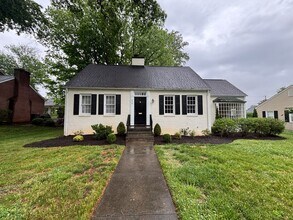 210 Locust Ave in Salem, VA - Building Photo - Building Photo