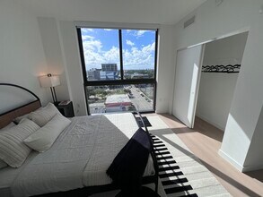 161 NW 32nd St, Unit B1 in Miami, FL - Building Photo - Building Photo
