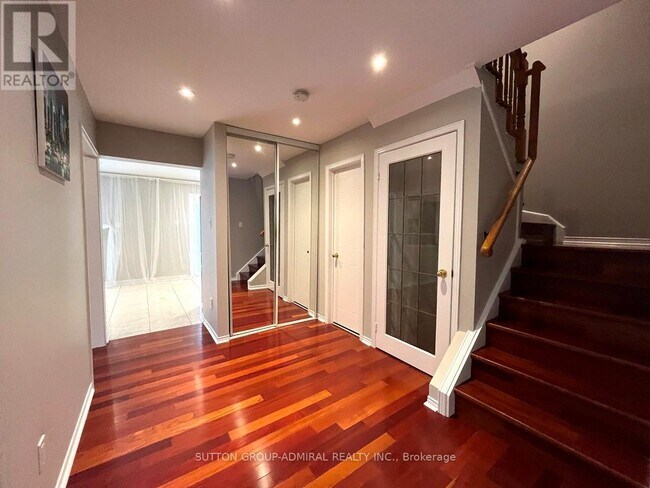 71 Covent Cres in Aurora, ON - Building Photo - Building Photo