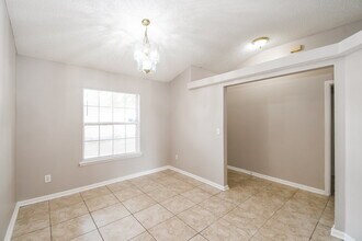 8554 Star Leaf Rd N in Jacksonville, FL - Foto de edificio - Building Photo